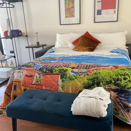 Palazzo Pirozzi 住宿加早餐酒店 *