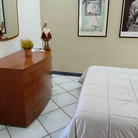 Palazzo Pirozzi 住宿加早餐酒店 博斯科雷亚莱