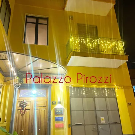 Palazzo Pirozzi 住宿加早餐酒店