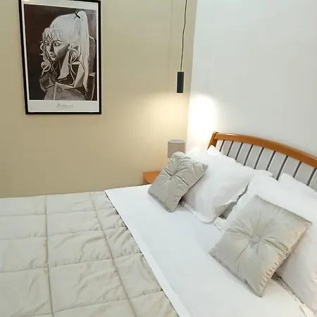 Palazzo Pirozzi Bed & Breakfast *