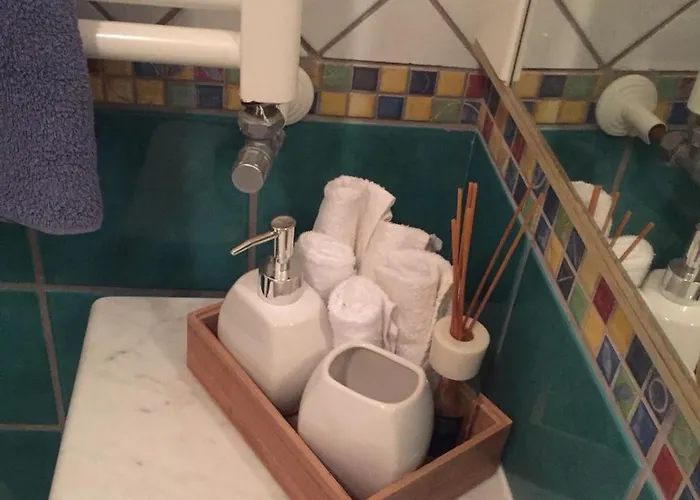 Alojamento de Acomodação e Pequeno-almoço Palazzo Pirozzi *